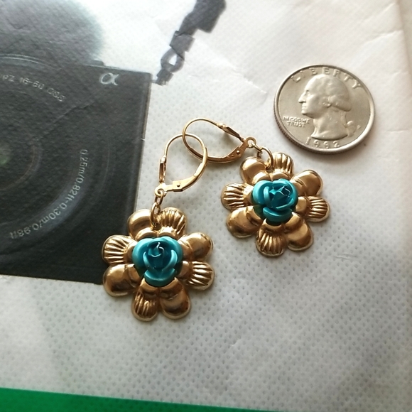 Flower Dangle Earrings Real Gold Filled 14kt Blue Rose Center - Picture 2 of 3